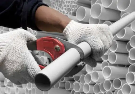 Lưu ý kỹ thuật cắt ống nhựa ở góc hẹp